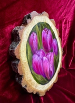 Тюльпаны - картина маслом на срезе дуба с корой | Художница Ольга Ефимова