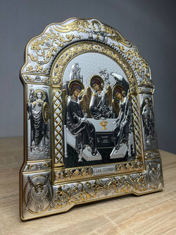 Св. Троица, икона арочная с рамкой, красное дерево 266х335