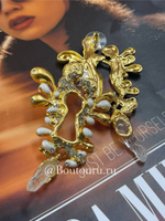 Серьги золотые с замочной скважиной со стразами и кристаллом Скиапар.