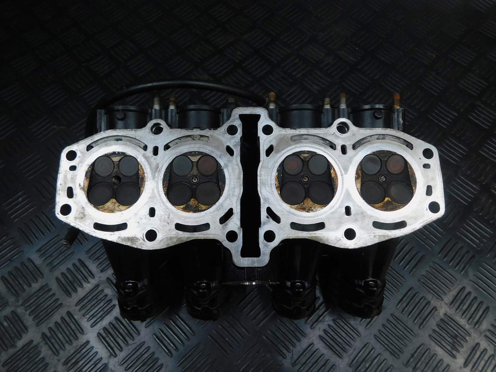 Головка блока цилиндров Kawasaki ZZR 400 98 052979