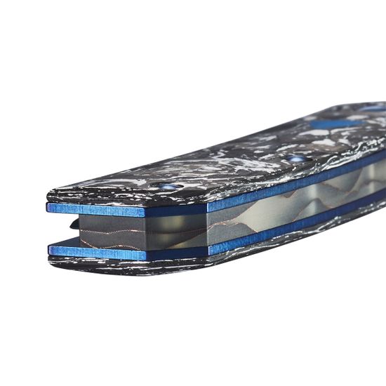 Складной нож Benchmade 601-211 Tengu c клинком из стали Damasteel, рукоять карбон / G10