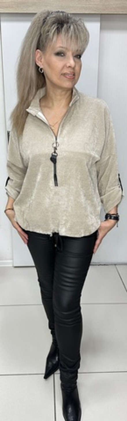 Толстовка-свитшот из микро-вельвета в бежевом цвете