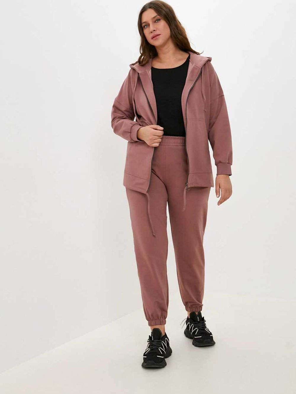 Костюм спортивный