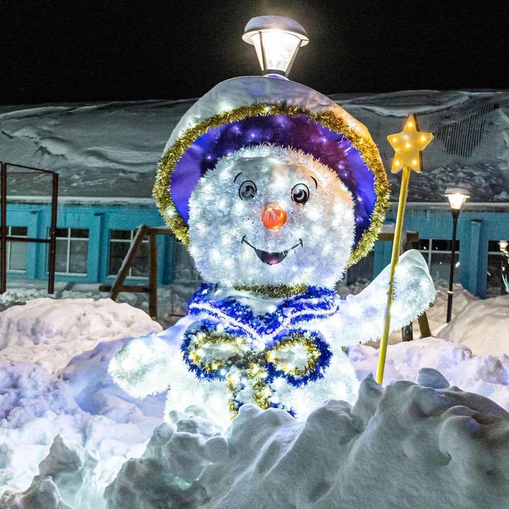 Светодиодный снеговик "Волшебник"