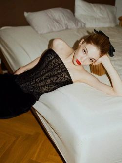 Топ корсетного типа из эластичной сетки с цветочным узором