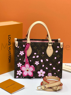 Коричневая сумка Louis Vuitton Onthego PM с узором монограм и цветами