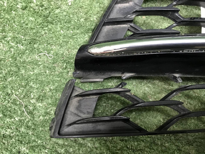 Решетка перед. бампера Mercedes S W223 (20-нв) AMG