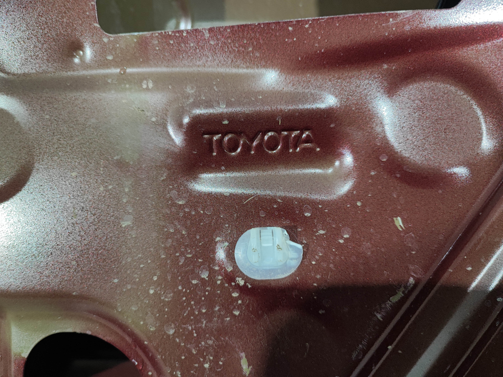 Крышка багажника Toyota RAV4 IV (XA40) 15-19 Б/У Оригинал 670050R270