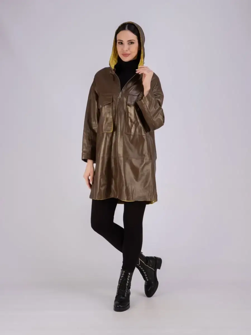 Пальто из натуральной кожи с капюшоном