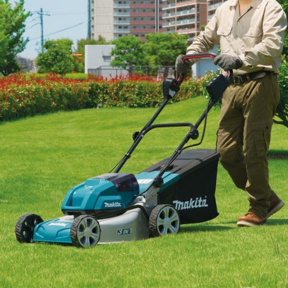 Газонокосилка аккумуляторная MAKITA DLM 460 Z с бесщеточным двигателем без АКБ и ЗУ DLM460Z