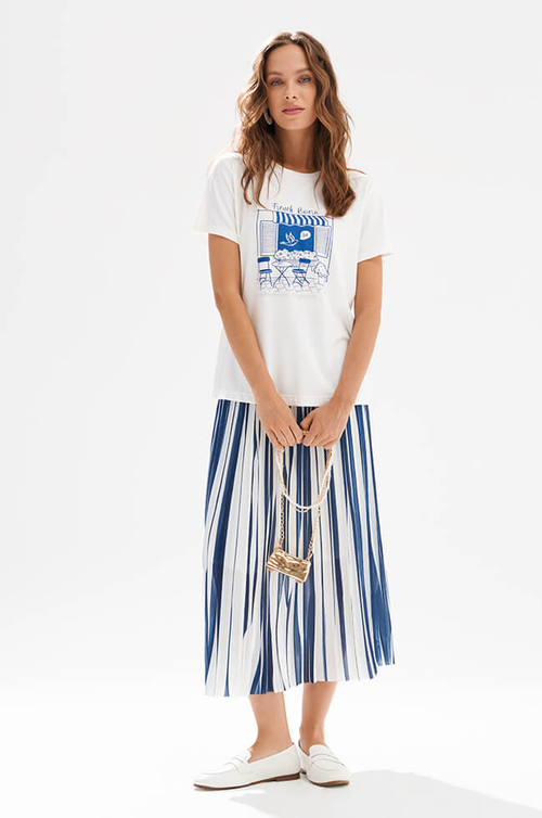 23508 Футболка женская (молочный)