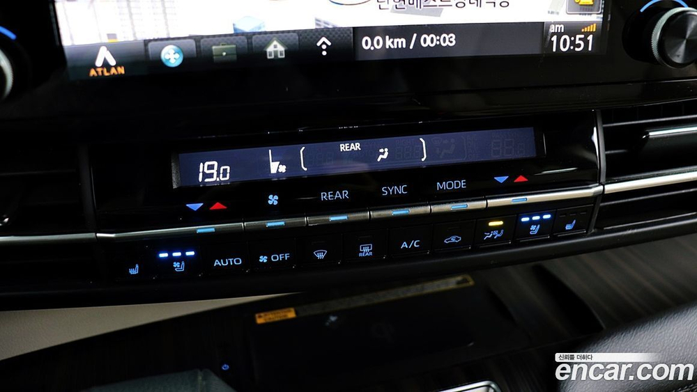 Toyota Sienna 4 Generation 2.5 Hybrid 2WD (05.2022)
