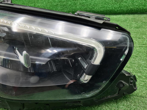 Битая Фара правая Mercedes E W213 (2020-2023) LED