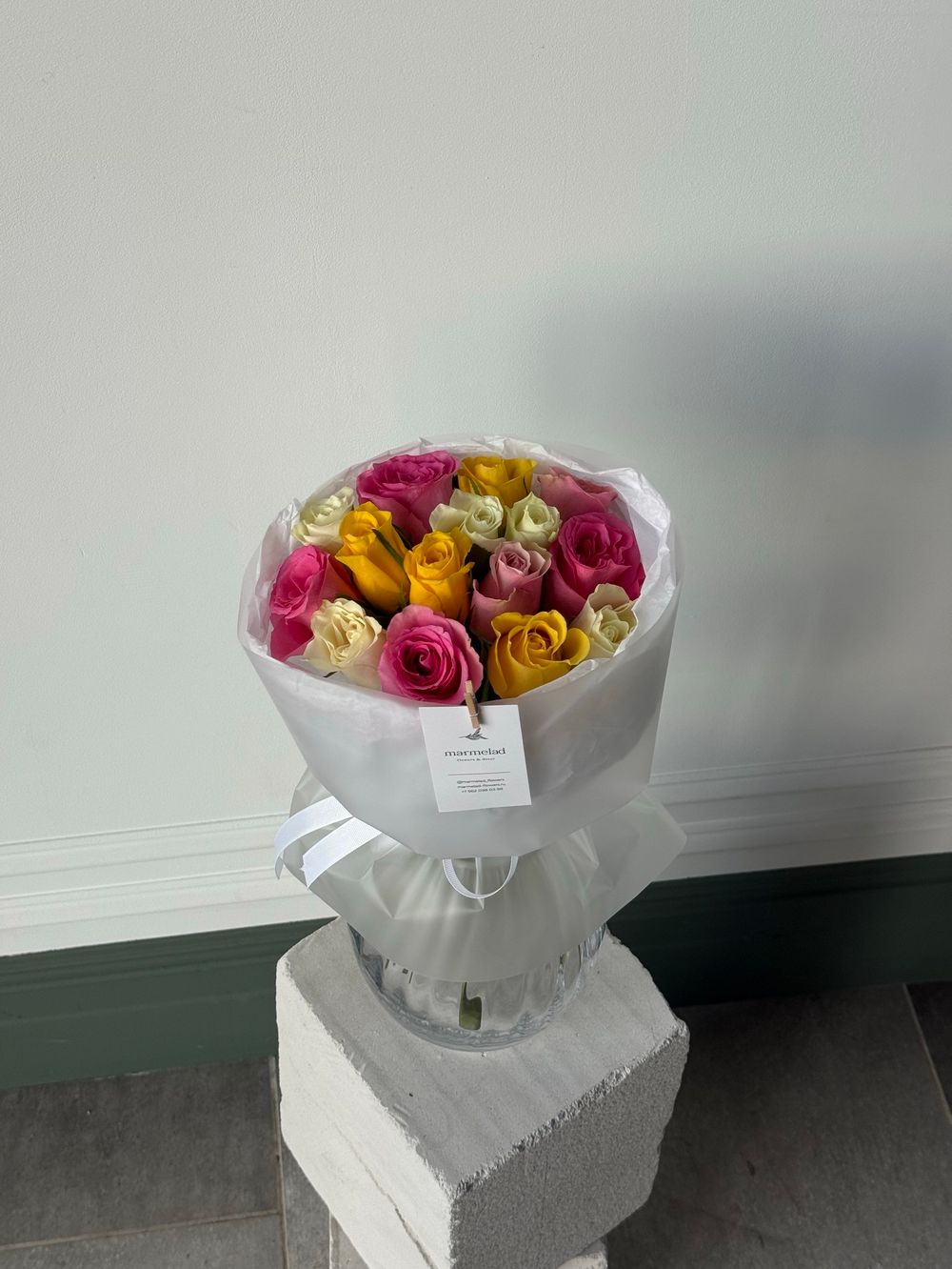 Букет из розы разных оттенков (35см) 15 шт