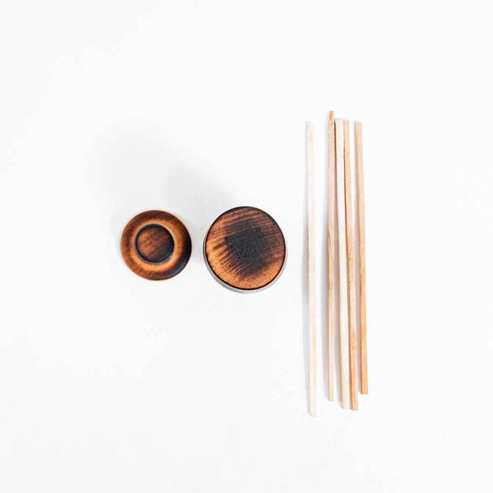 Деревянный аромадиффузор с кедровыми палочками DA3