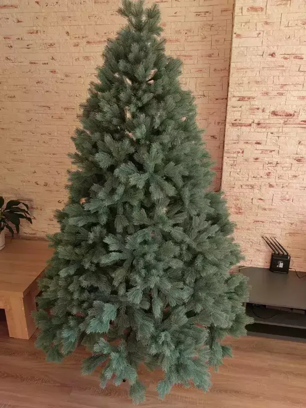 Ель голубая искусственная «Бордо» (Литая хвоя) 180 см / 1.8 м
