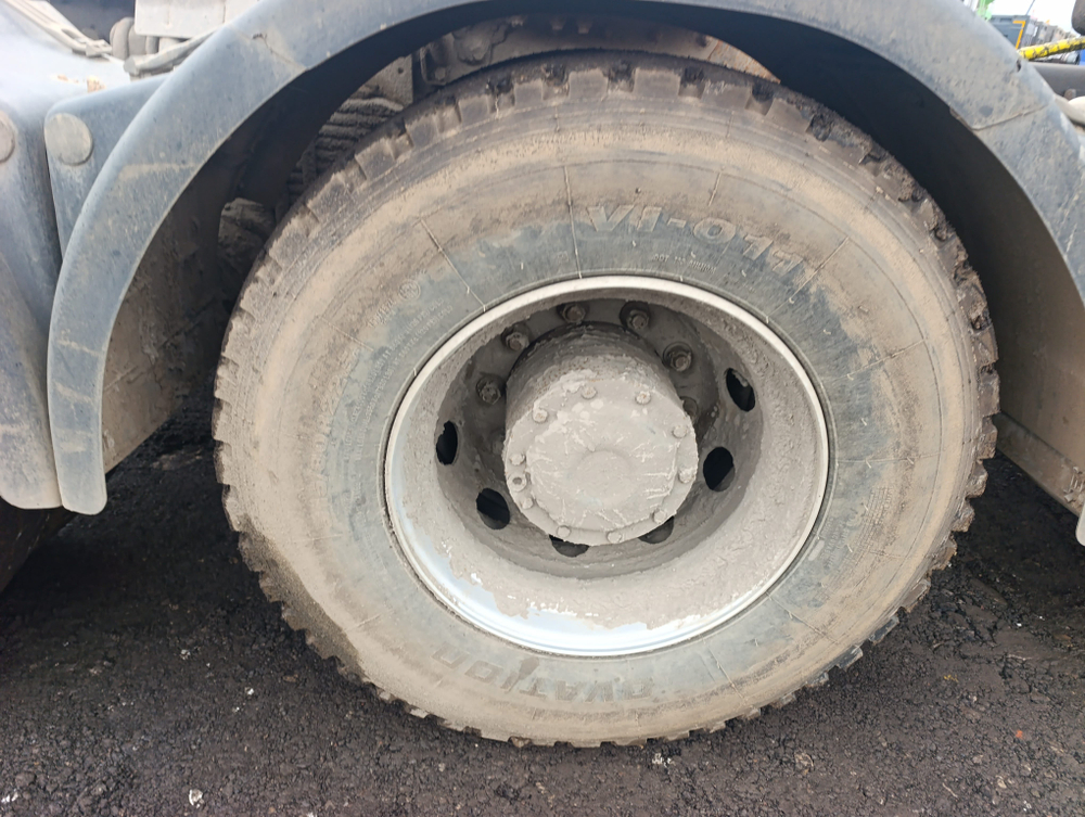 Shacman (Shaanxi) SX* 6x4 Седельный тягач SX42584V324 (Дизельный, 11,6 л, 423 л.с., МТ)