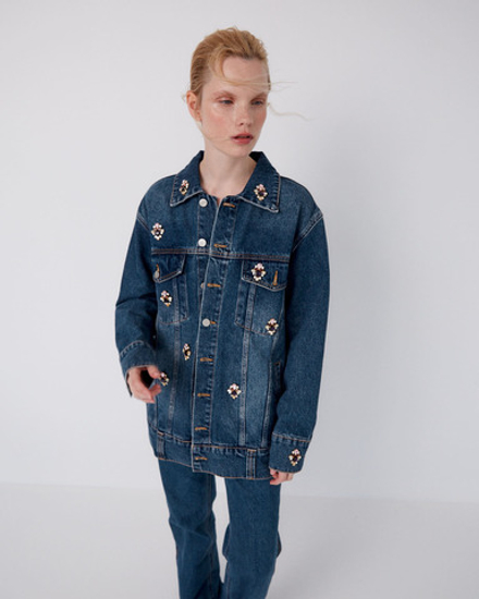 Джинсовая куртка с камнями