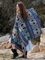 Палантин теплый с орнаментом Навахо