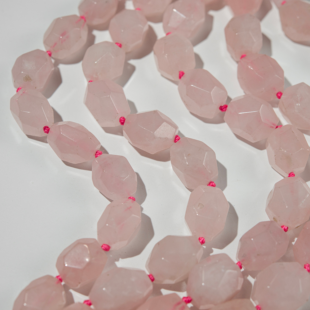 Розовый кварц натуральный, фриформ, 16,5-20*11,5-14,5мм