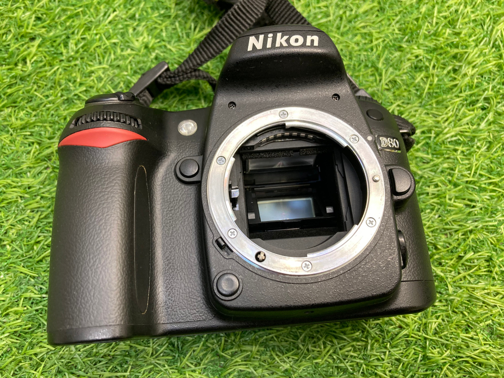Nikon D80 15.600 кадров