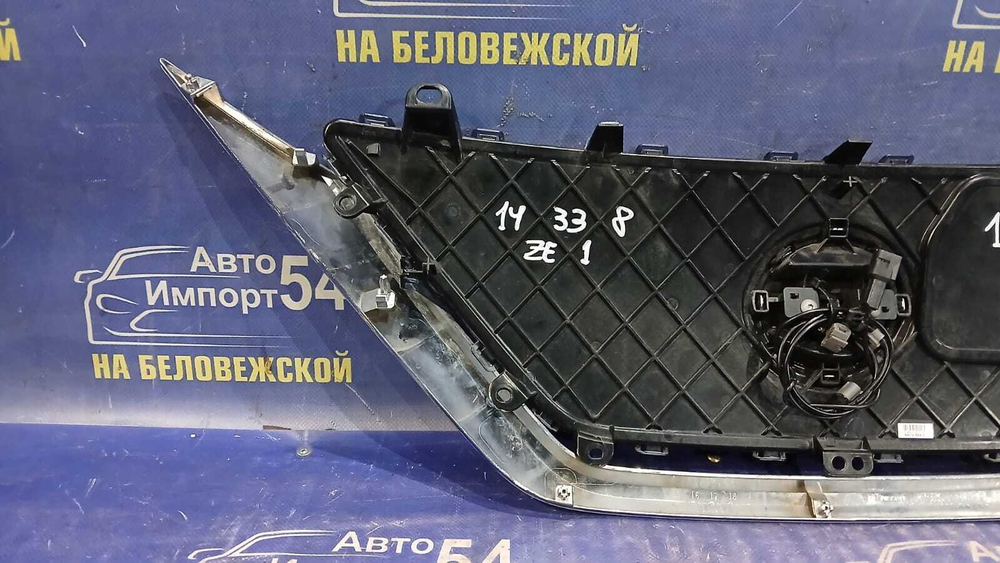Решетка радиатора NISSAN LEAF 2017-2021