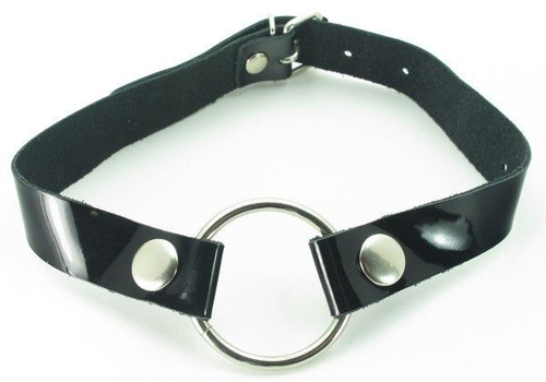 Кляп-кольцо БДСМ Арсенал на лаковых ремешках с кнопками