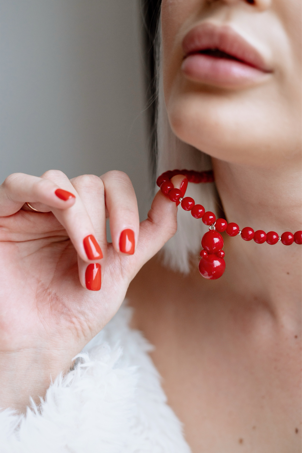 Колье из тонированного агата «Неваляшка»