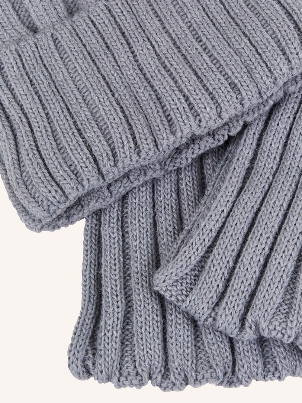 Шапка и снуд серые