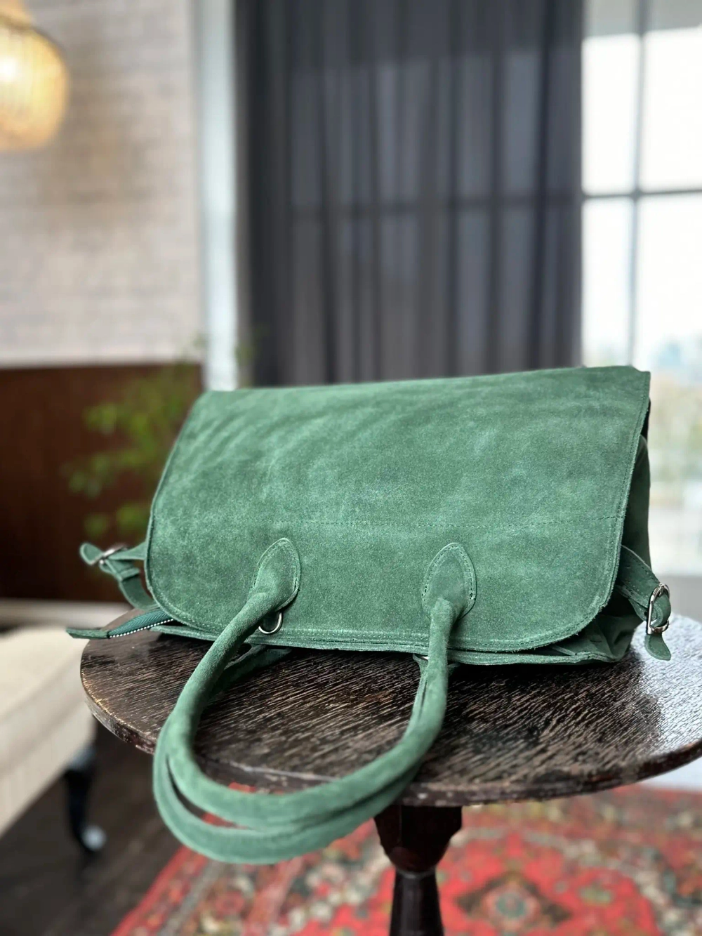 Женская большая сумка из натуральной замши зеленого цвета