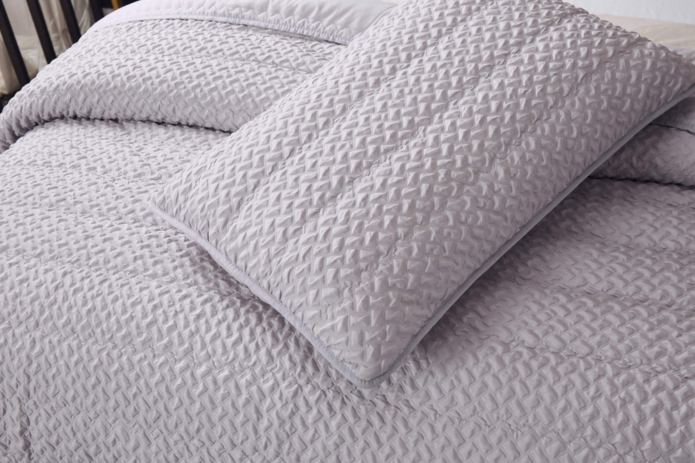 Покрывало 230х250 и 2 наволочки 50х70 Sofi De MarkO Ирма серое