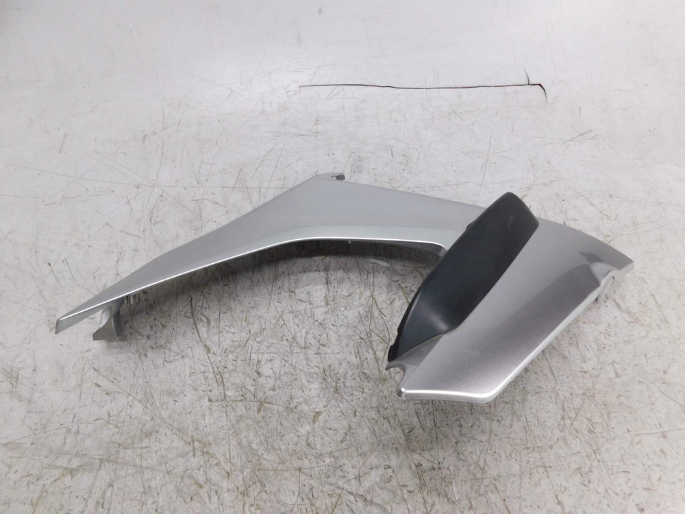 Пластик боковой правый Honda NC700X RC63 64385-MGS-D300