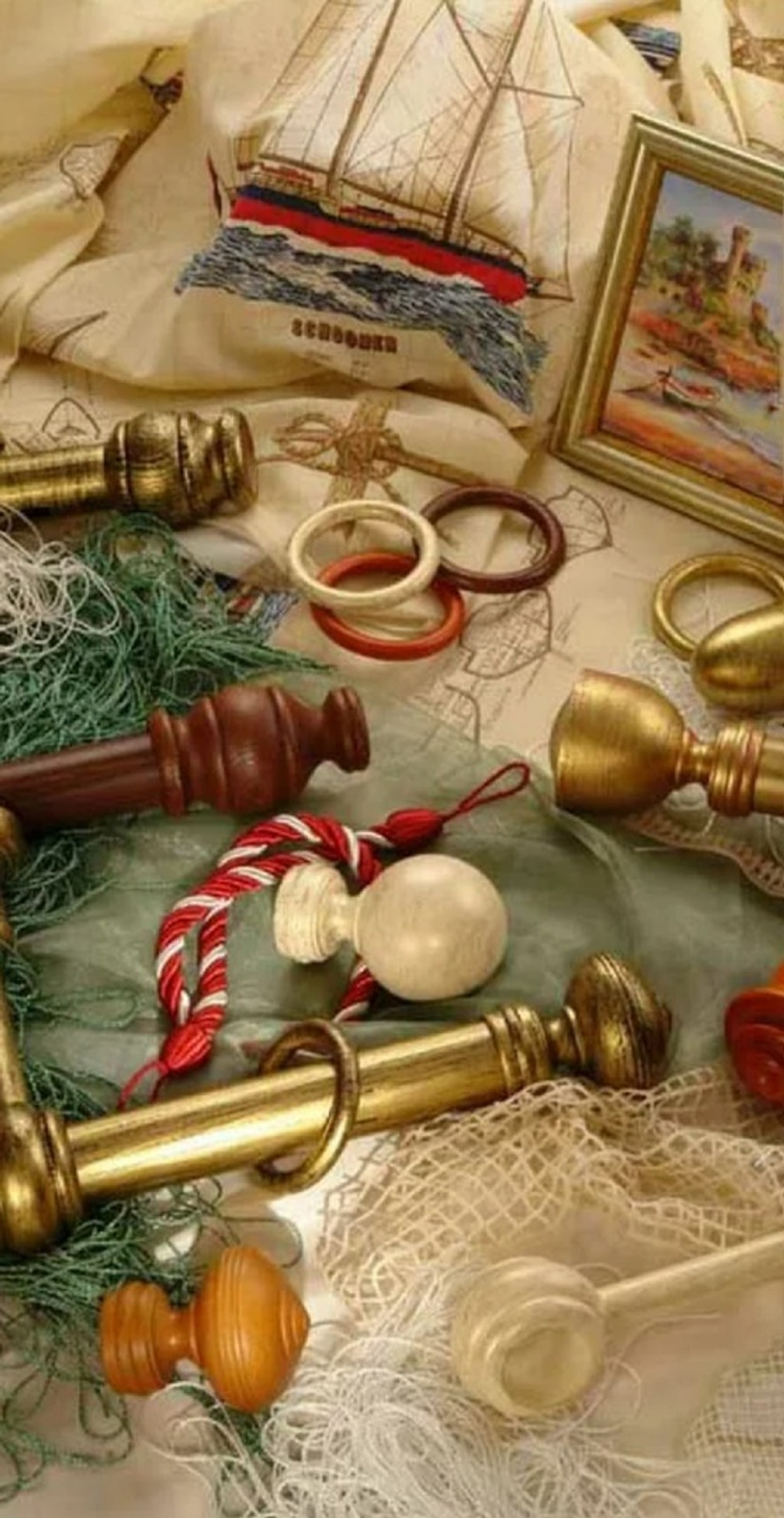 Эксклюзивная коллекция классических деревянных карнизов.