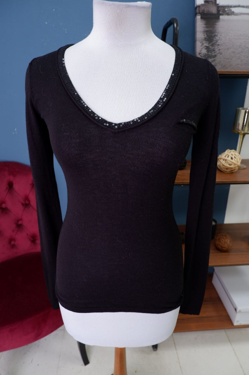 Джемпер Guess с пайетками 42 размер