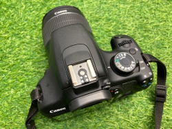 Canon 1200D Kit 18-55mm 3.5-5.6 III 2900 кадров