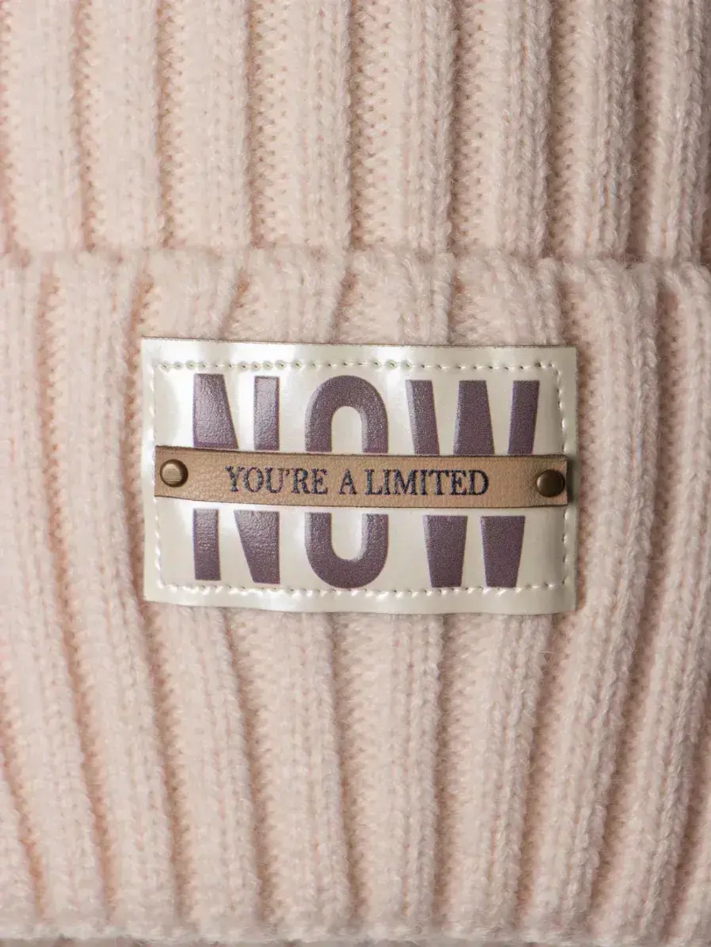 Шапка для девочки на осень