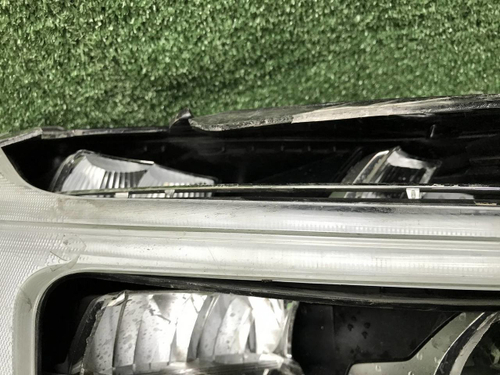 Битая Фара правая Volvo XC60 2 (2017-2021) LED