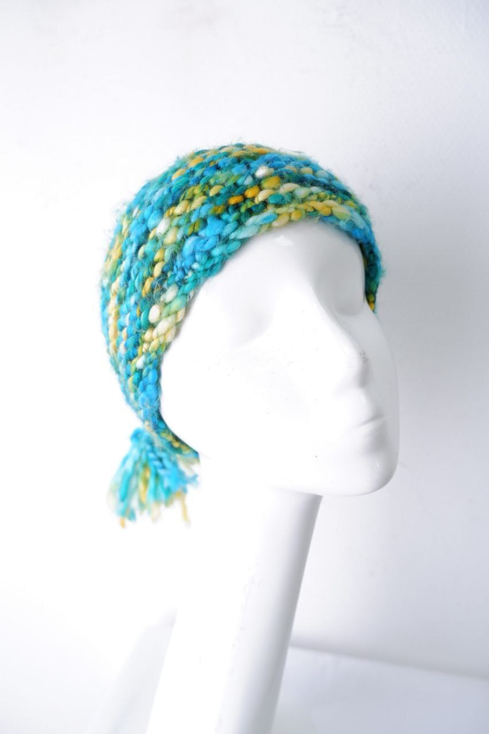 Шапка яркая