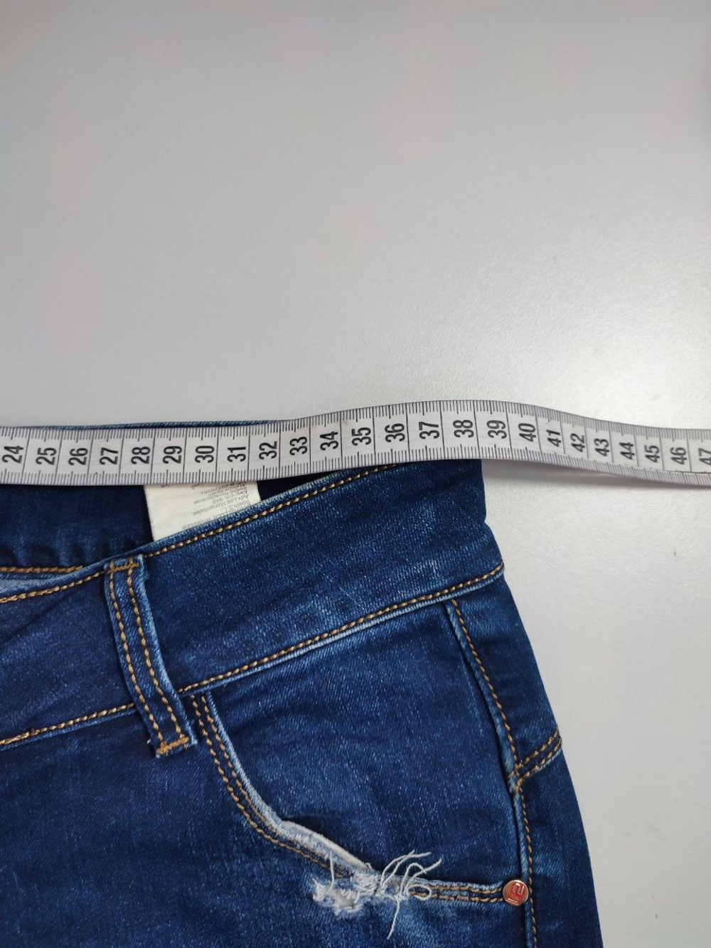 Джинсы Jilida с потертостями 44 размер