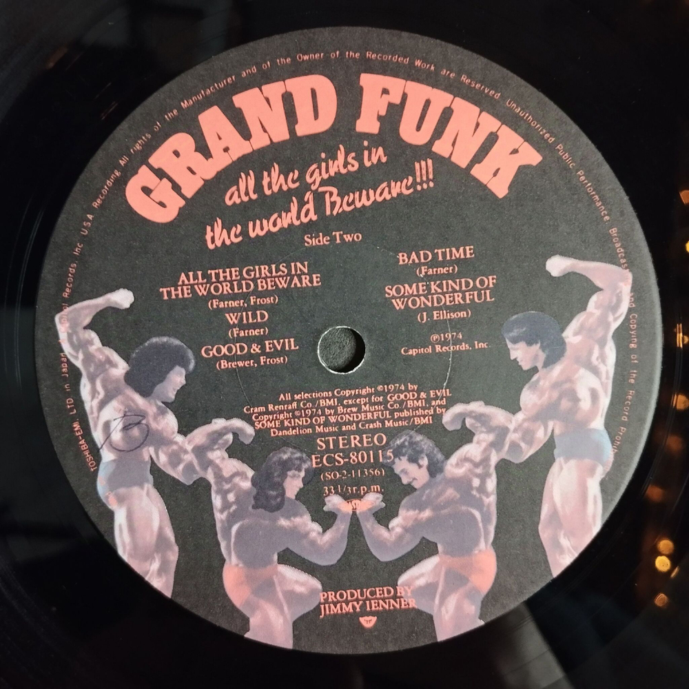 Винтажная виниловая пластинка LP Grand Funk All The Girls In The World Beware (Japan 1975) (No Obi)