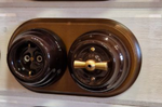 Ретро выключатель керамический Астория, коричневый, INTERIOR ELECTRIC ВПКАС.1/2.05 / 1 группа света, проходной