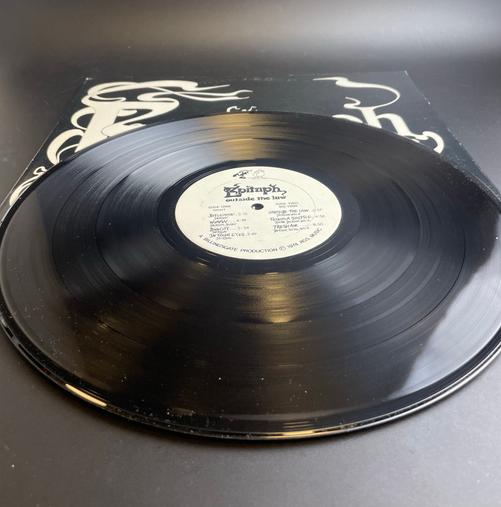 Epitaph ‎– Outside The Law - 1974 LP USA Billingsgate Records. Виниловая плстинка 12 дюймов