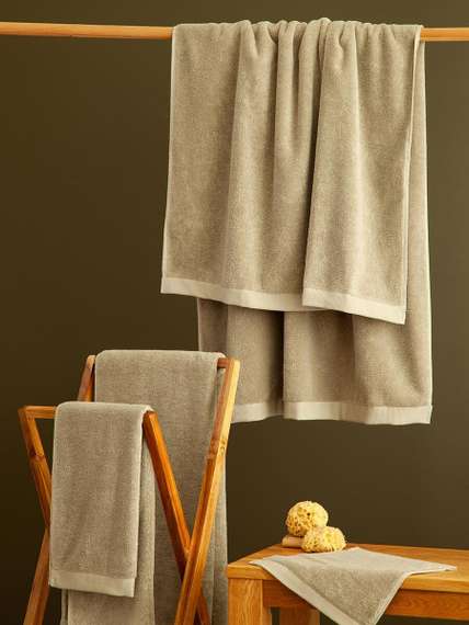 Полотенце банное бежево-серого цвета из коллекции essential, 90х150 см