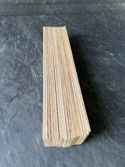 Шпон( ламель) пиленный, дуб 50Х4,2 Х375 ( 10шт) для творчества, хобби и поделок