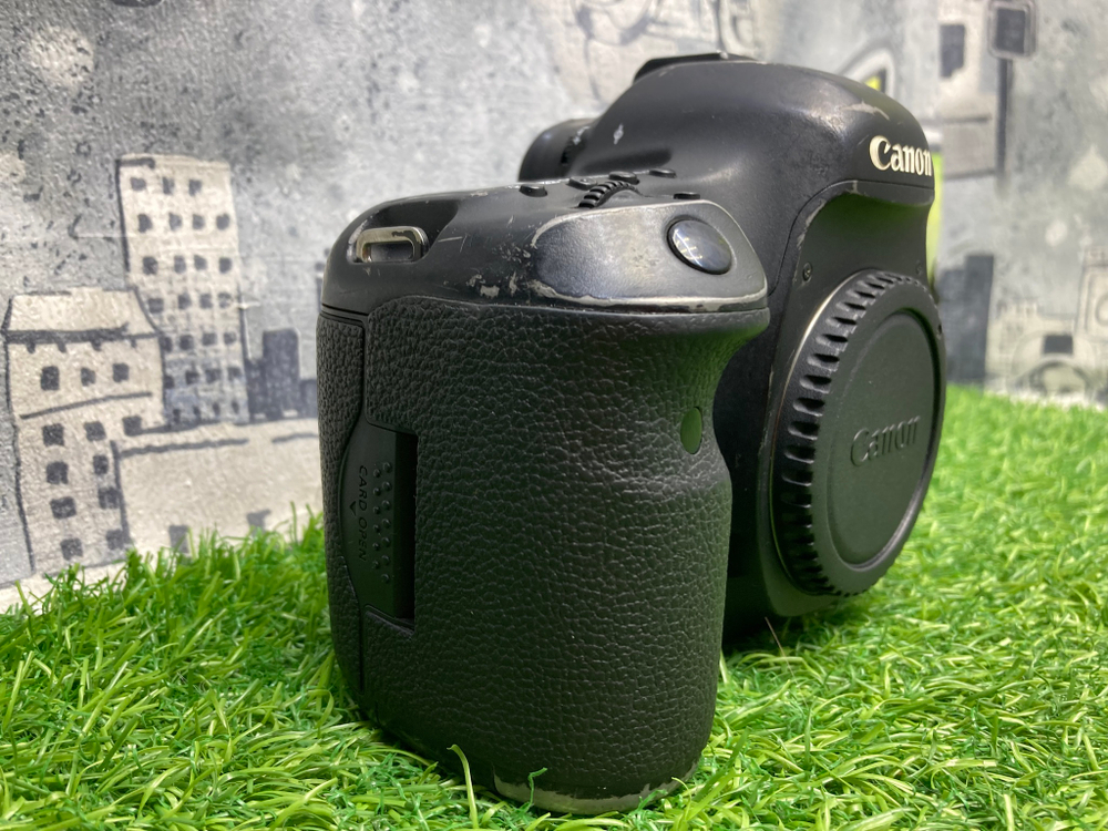 Canon EOS 5D Mark III ( 111.000 кадров )