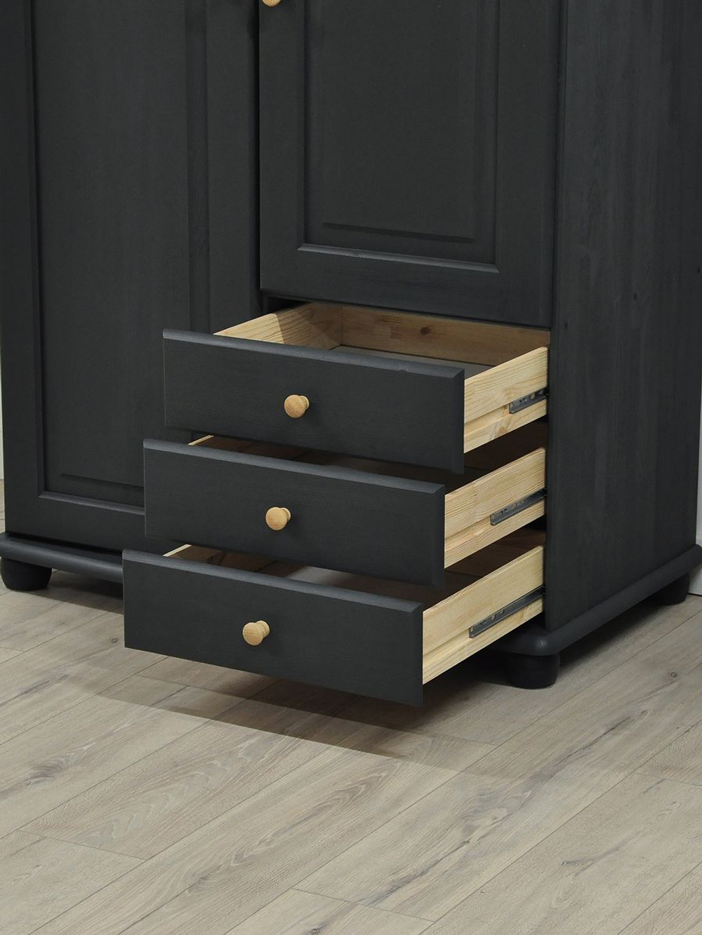 Шкаф 146х57х186 Фалко, распашной для одежды и вещей, в прихожую, гостиную, спальню, трехдверный, с ящиками деревянный, массив сосны, серый, Dipriz