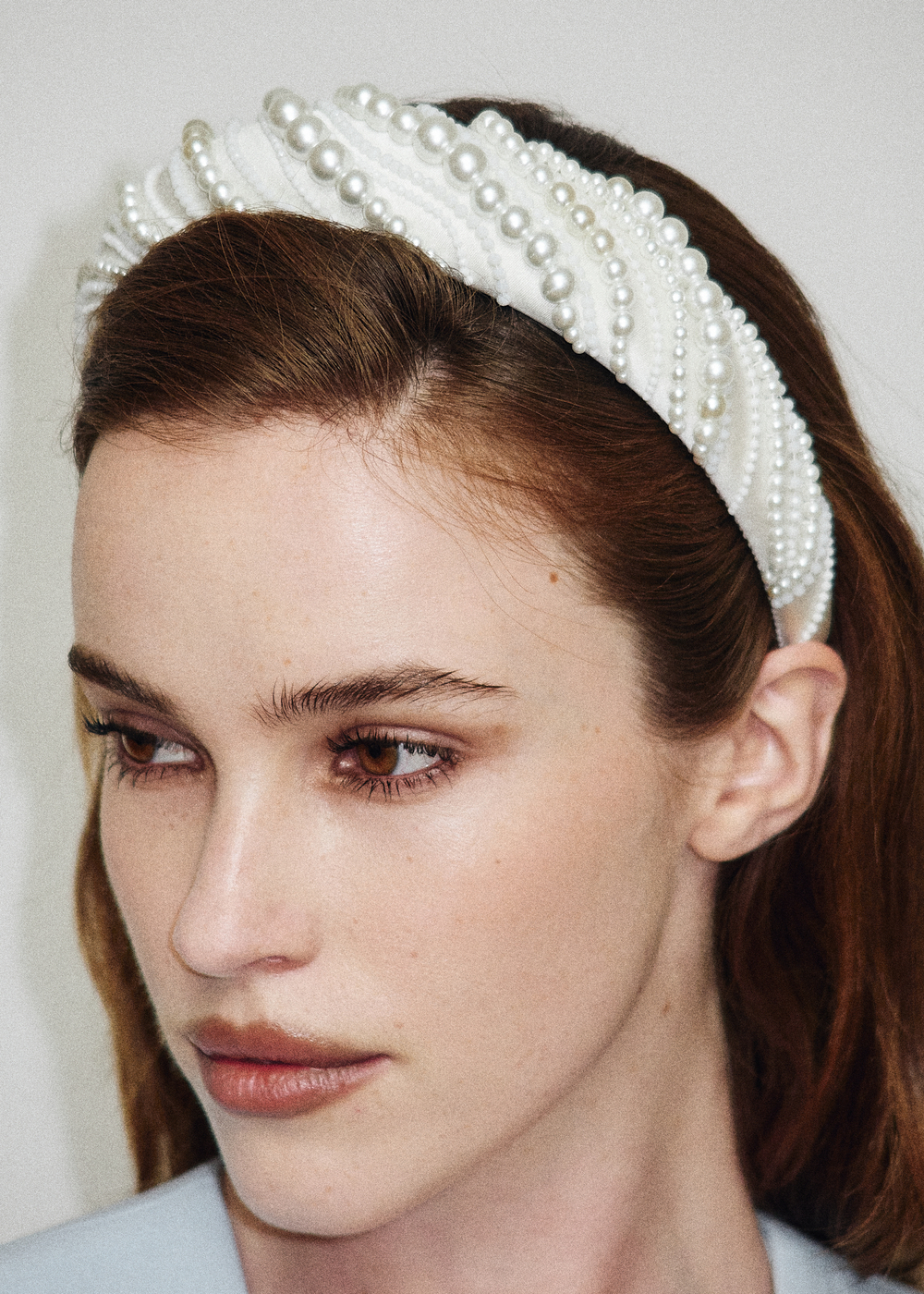 Ободок объемный с жемчужными линиями