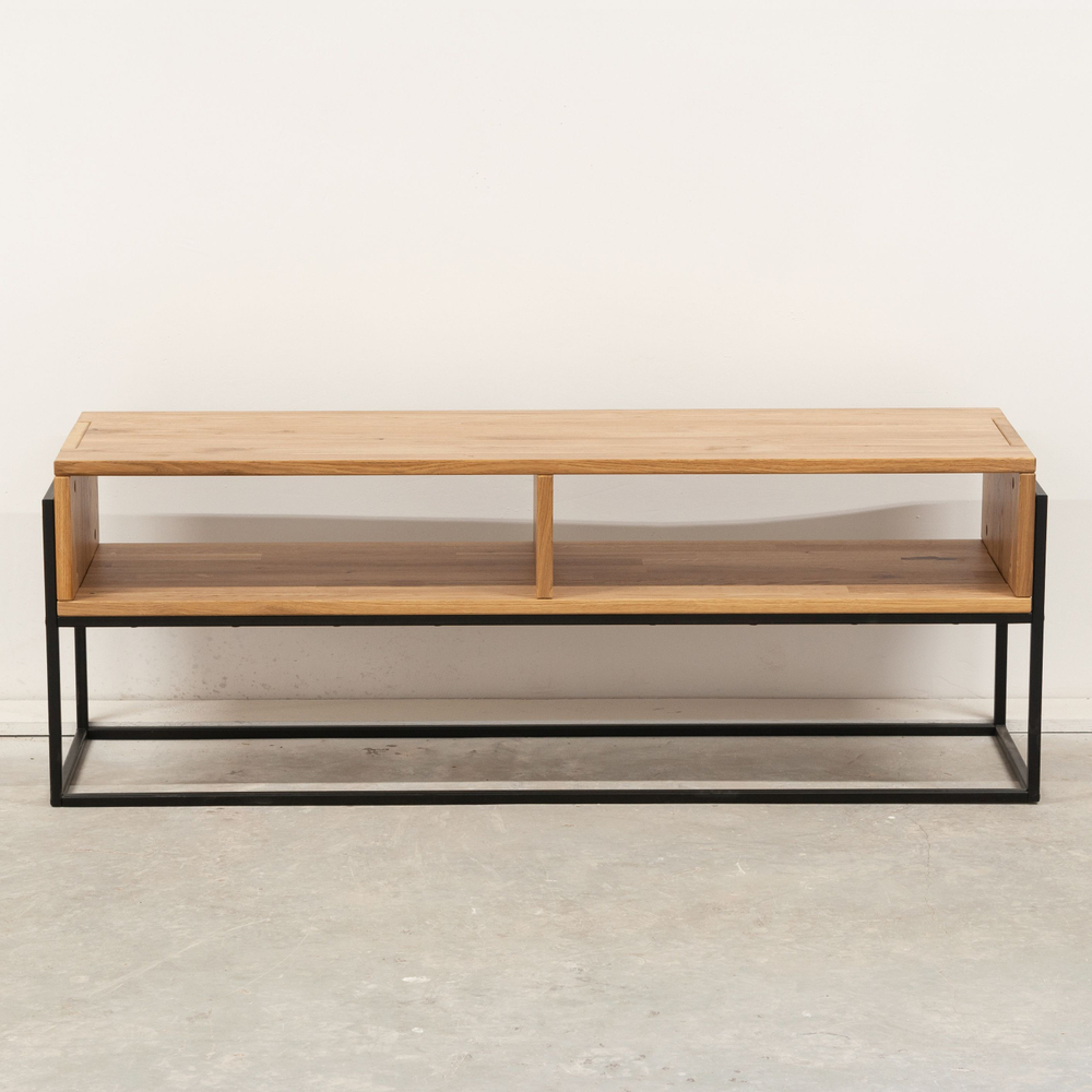 Тумба под телевизор 120 см G+K напольная с полками из массива дикого дуба в стиле лофт