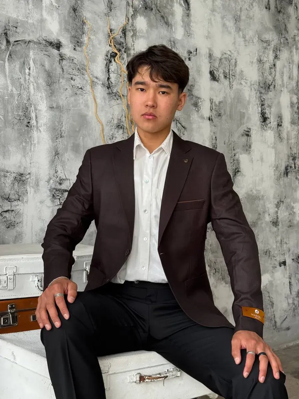 Пиджак мужской классический приталенный