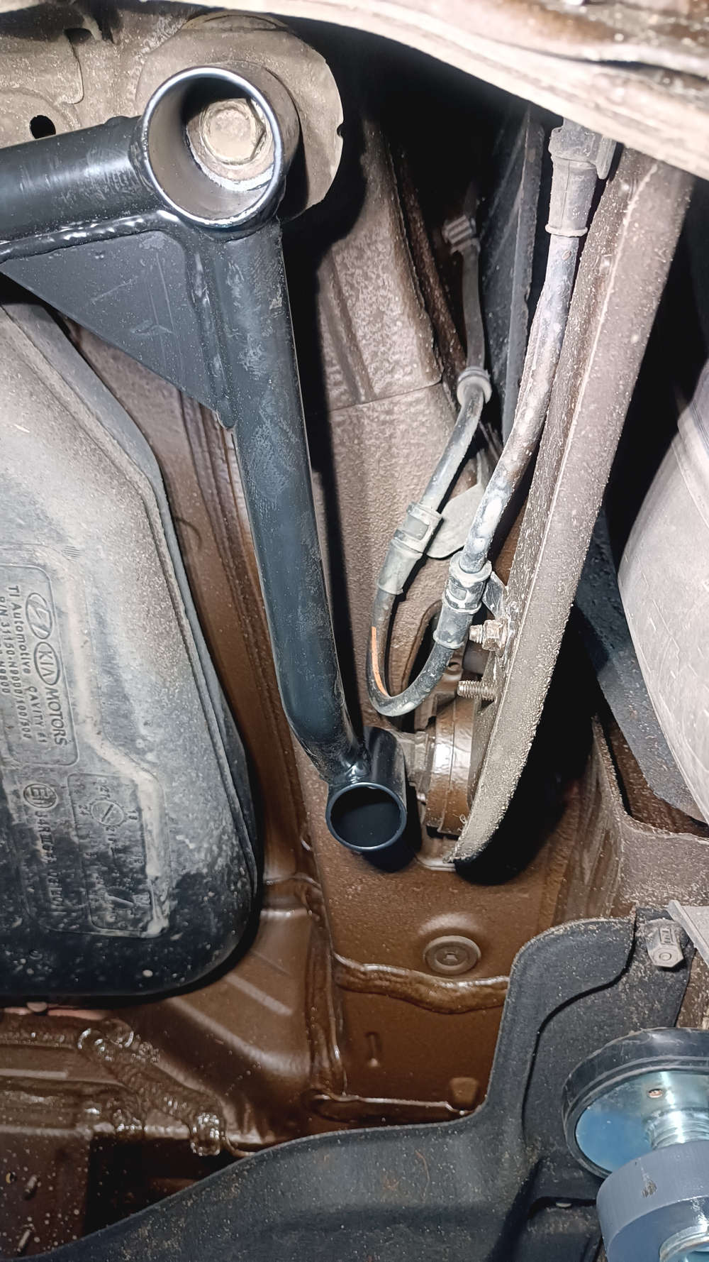 Усилитель заднего подрамника спереди Kia Sportage (5-го поколения) NQ (ПОД ЗАКАЗ)